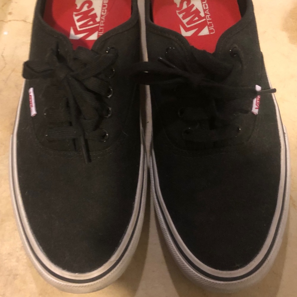 Vans  Canvas Men’s US 10.5 Black Ultra Cush Soles